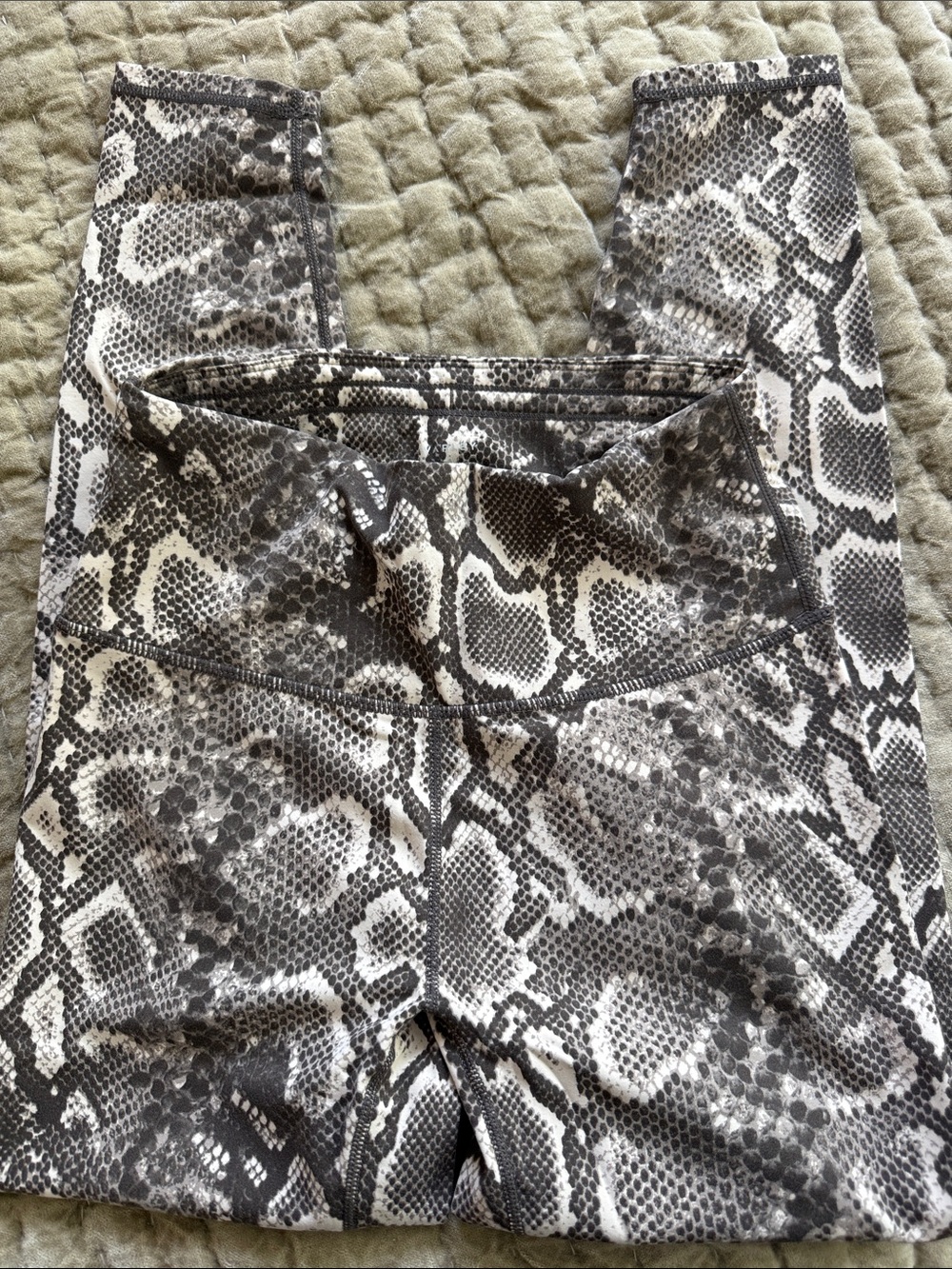 Varley Snake-Print Small-High-Waist Leggings in Gray and Cream,24” Inseam